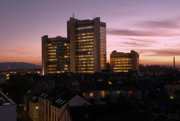 Stadthaus Bonn (bei Nacht)